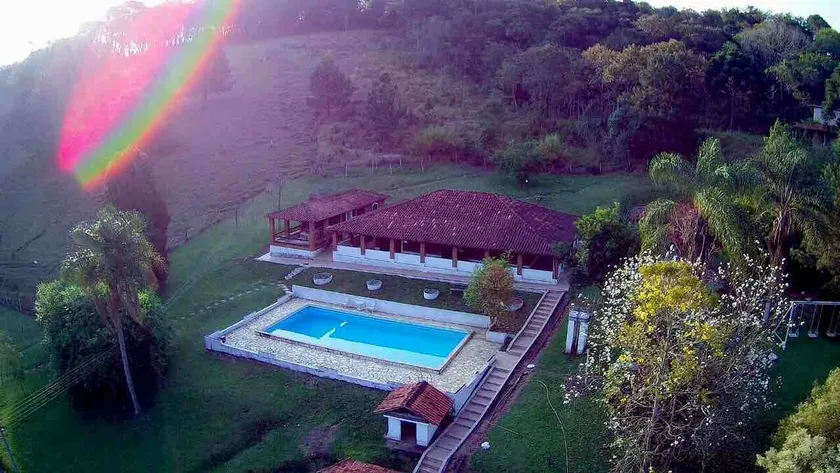 Paradise on the Farm! Wi-Fi (Fiber) and Fireplace. - Image 1