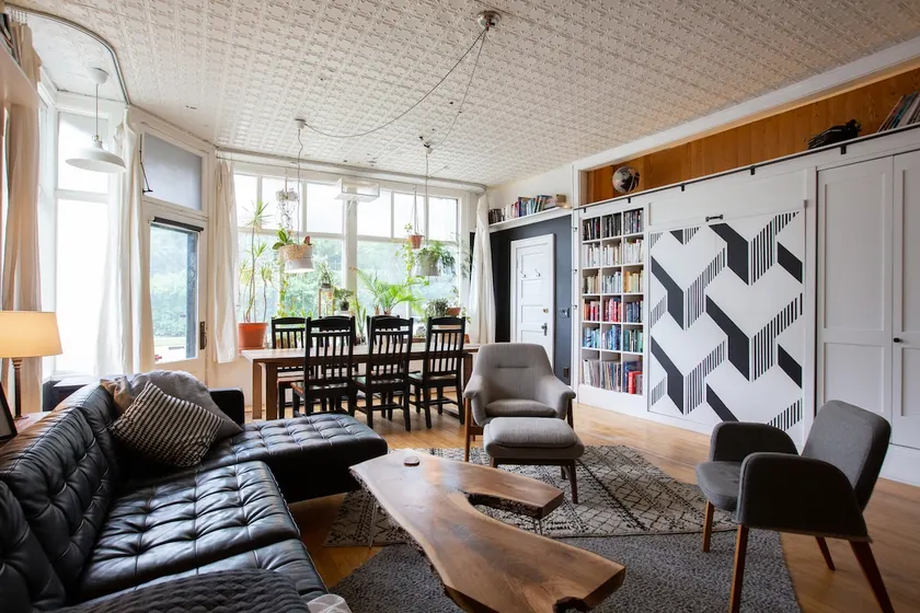 Warm NE Storefront Retreat — Sauna & Firepit - Image 1