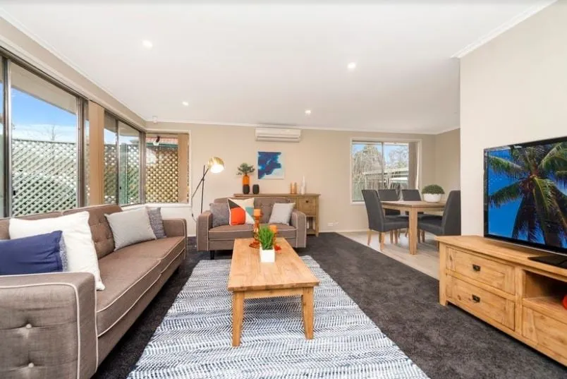 Elegant 4 Bedroom Home in Chifley - Hosted by Canstay - Image 1