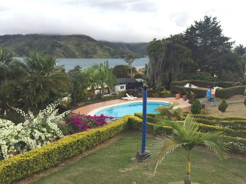 Dream Monaco on Lake Calima-Darien - Image 1