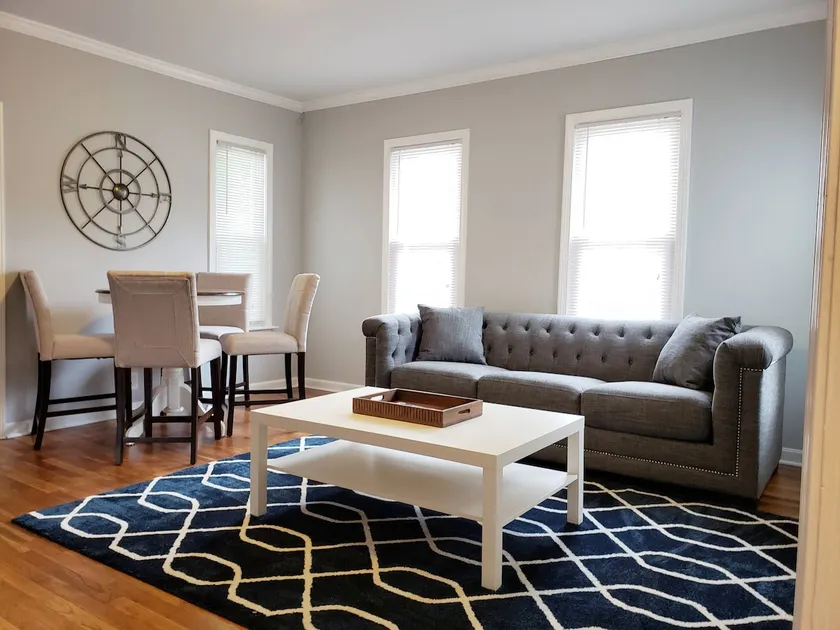Modern Apt 5 Miles to Beach 5 Min Walk to Westerly - Image 1