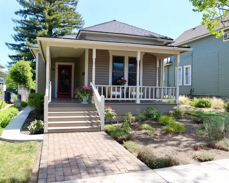 Casa Bella - Image 1