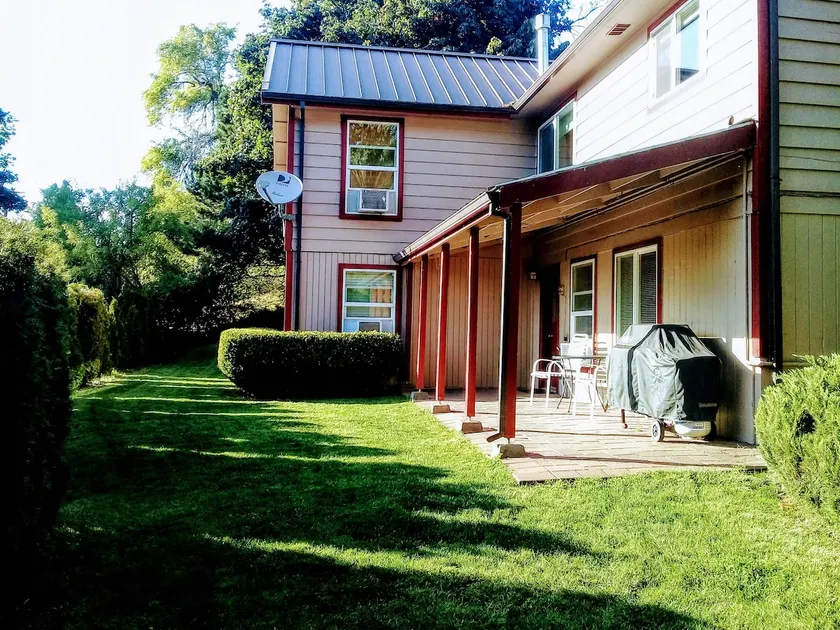 Downtown White Salmon Garden Home, 4mi from HR - Image 1