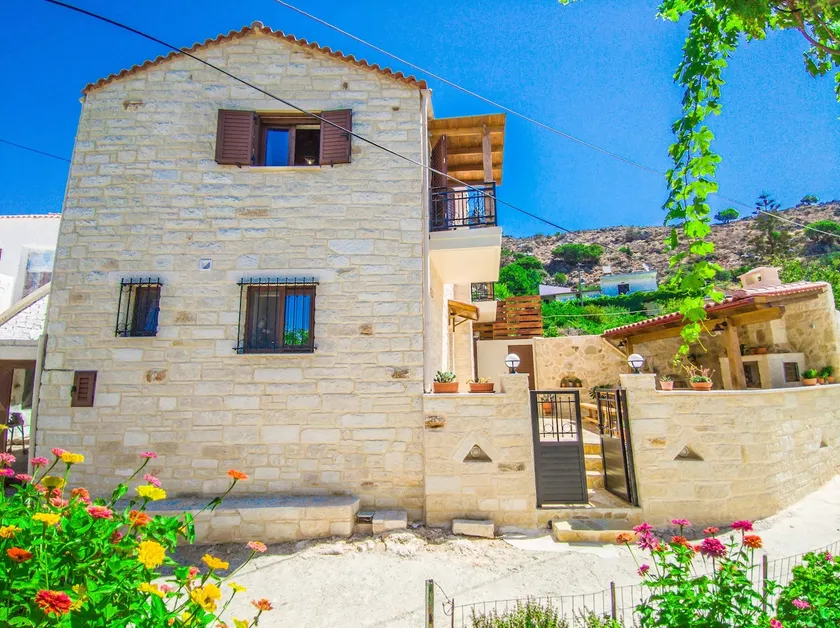 Christine Countryside House - Fully renovated with all modern comforts - Image 1