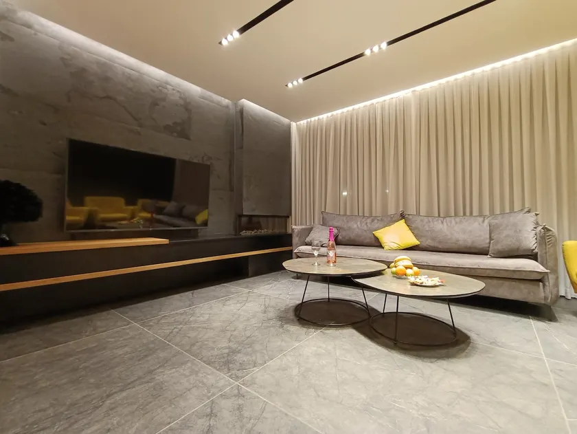 *Luxury Apartment 5 room 2 minutes from the beach* - Image 1