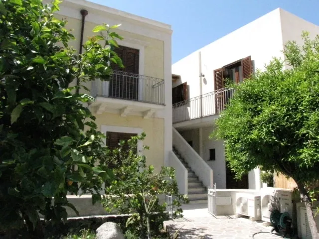 Studio 30 meters from the beach, for 1 to 2 people - Image 1