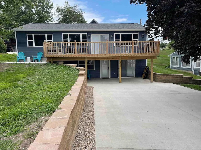 Cozy Cottage on West Lake Okoboji - Image 1