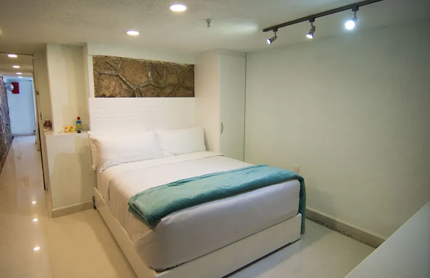Suite 3 - Lake Forests - Residential Area - Image 1