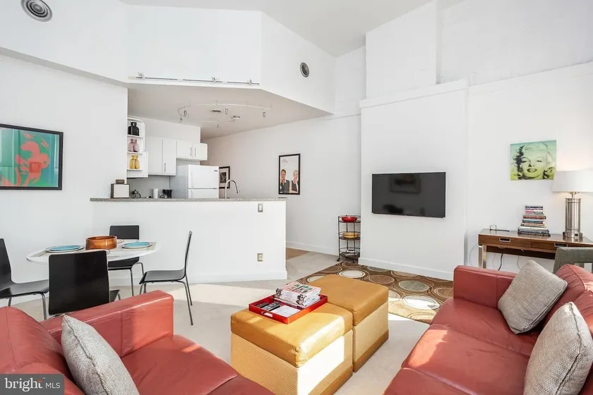 Private Suite. Stunning and Spacious - Image 1