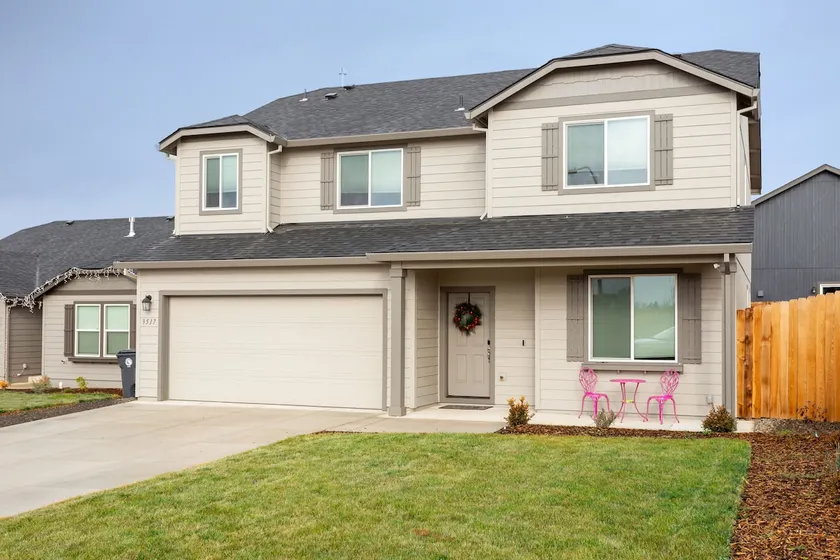 New 5 bedrooms, top 82” 4k tv! fiber, 4k tv - Image 1