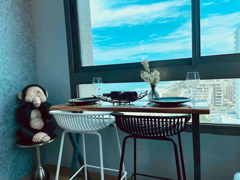 C Tower Premium Apt, Sea View - Image 1