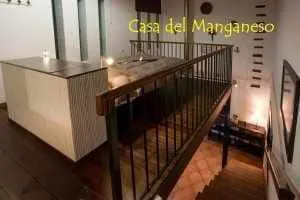Casa del Manganeso, Two-story house - Image 1