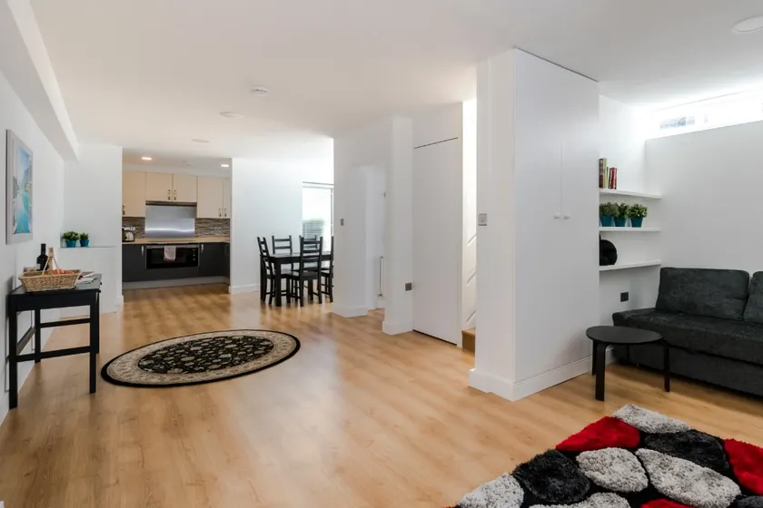 Luxueuse maison récemment rénovée avec 3 chambres et 2 salles de bains à Hampstead Londres - Image 1