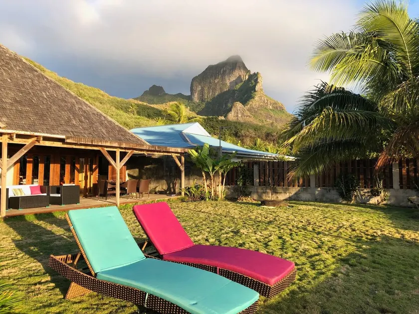 Bora Bora waterfront sunrise villa - Image 1