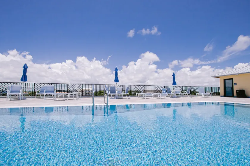 #303 Beachside 1 BR Apartment with Rooftop Pool! - Image 1