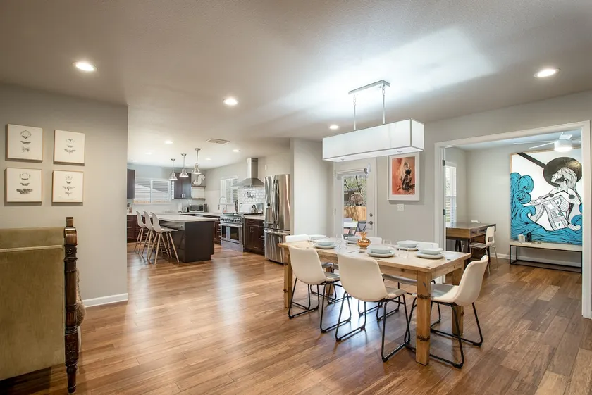 Family & Pet Friendly Retreat • No Fees, No Chores - Image 1