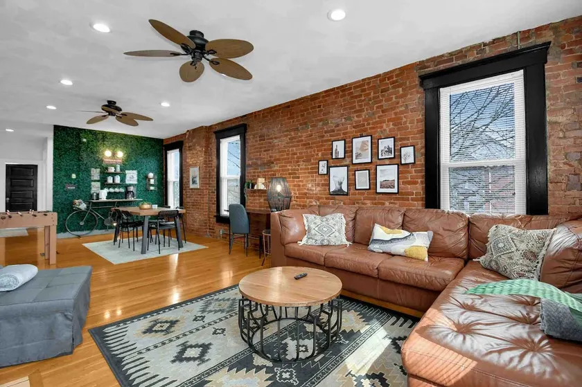 Urban Loft 2-story 1BR Near DT on Historic Street - Image 1