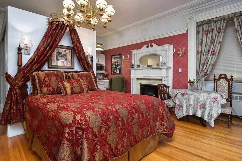 The Parlor Suite (Suite 100) - Image 1