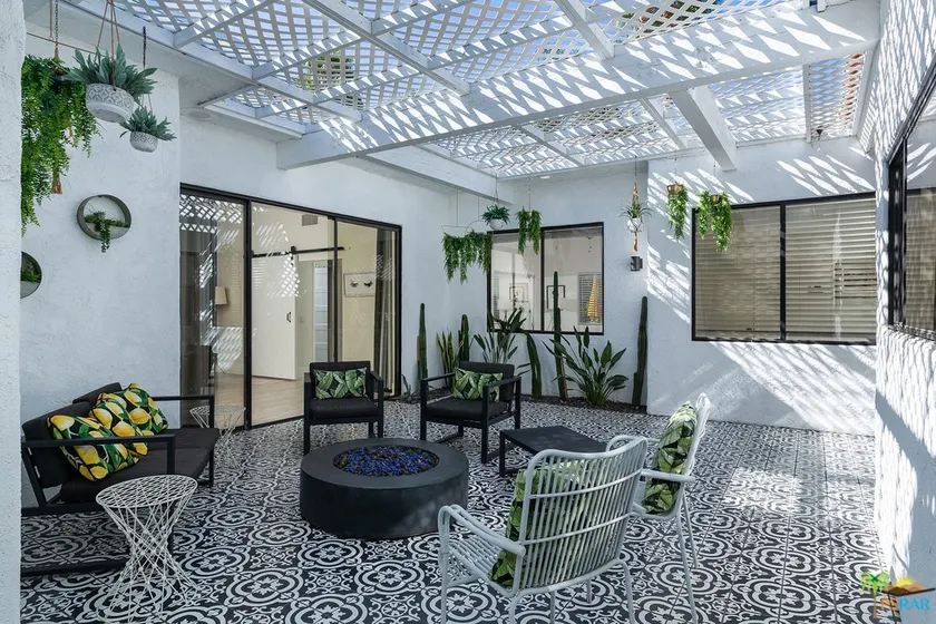 The Atrium - A Luxury Pool Home in Rancho Mirage - Image 1