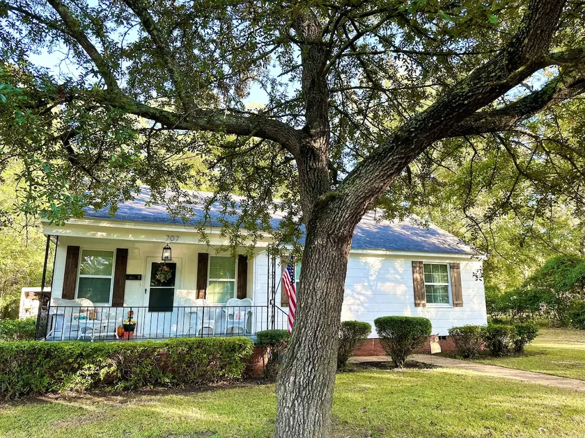 Historical Home in Crossett - Image 1