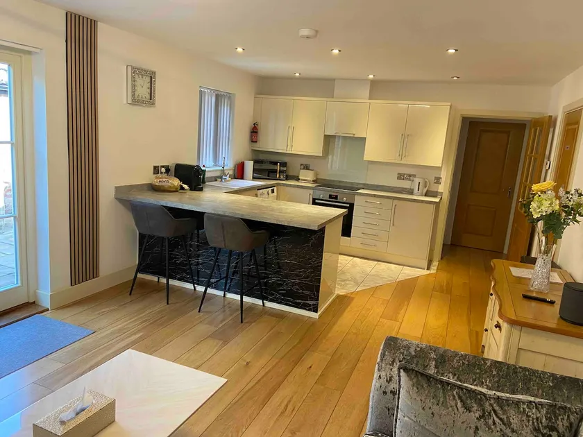 Executive, spacious 1 bedroom apartament - Image 1