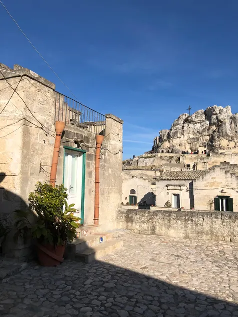 Matilde's Little House - Image 1