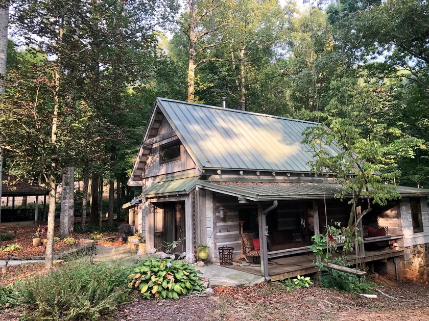 Little River Cabin in the Woods - Image 1
