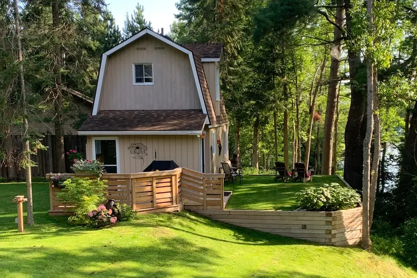 Guest Cottage Retreat in Callander Bay - Image 1