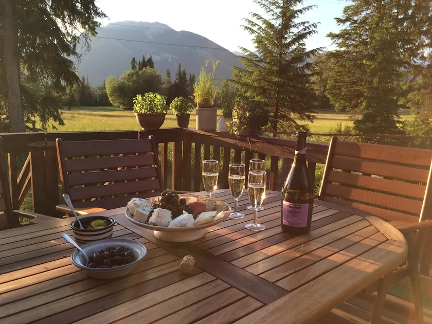 Rockies Cabin with Hot Tub, Sauna & views galore! - Image 1
