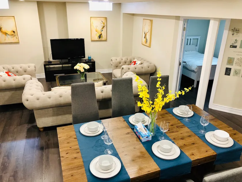 Spacious 2BD 3-6 ppl homestyle BSMT mansion with window basement 130sqm - Image 1
