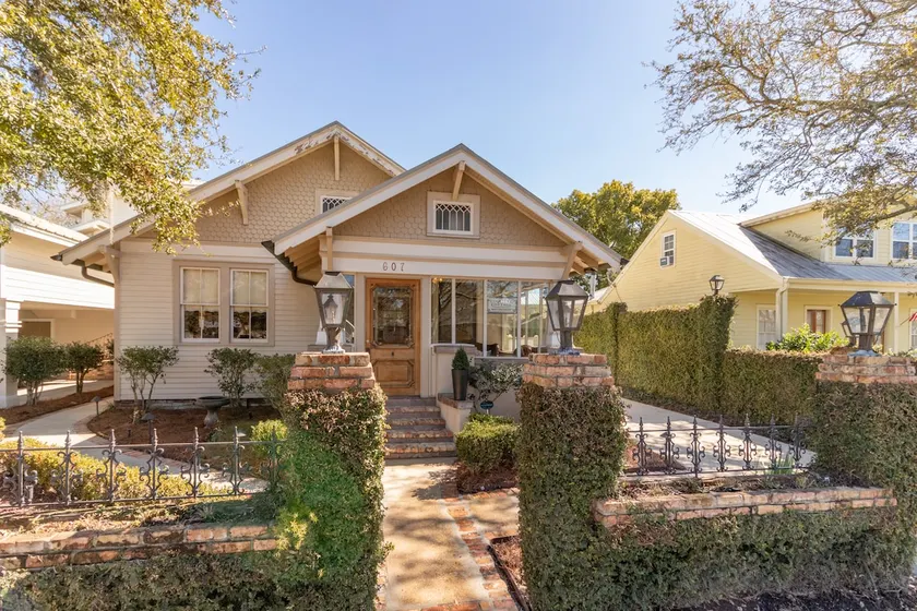 Coquille Cottage located in Historic Madisonville - Image 1
