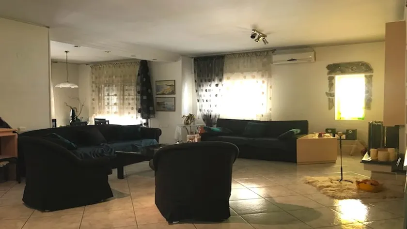 120sq house in the centre of volos - Image 1