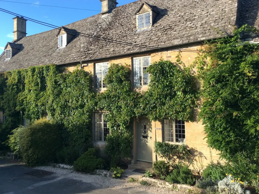 Beautiful grade 2 listed cotswold Stone Cottage - Image 1