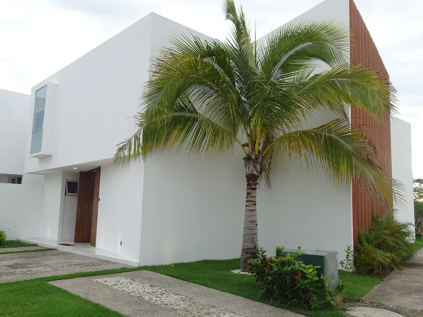 Le Blanc Villa - Image 1