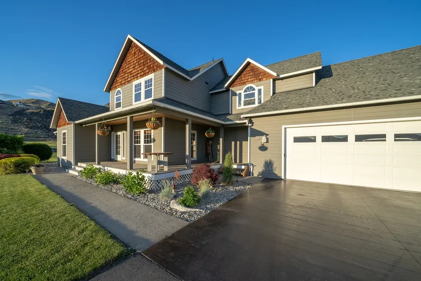 Chelan home 2 Master Suites ~2 Miles from Chelan. - Image 1