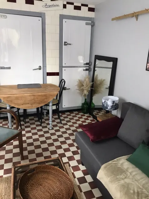 Old butcher shop converted into a small house - Image 1