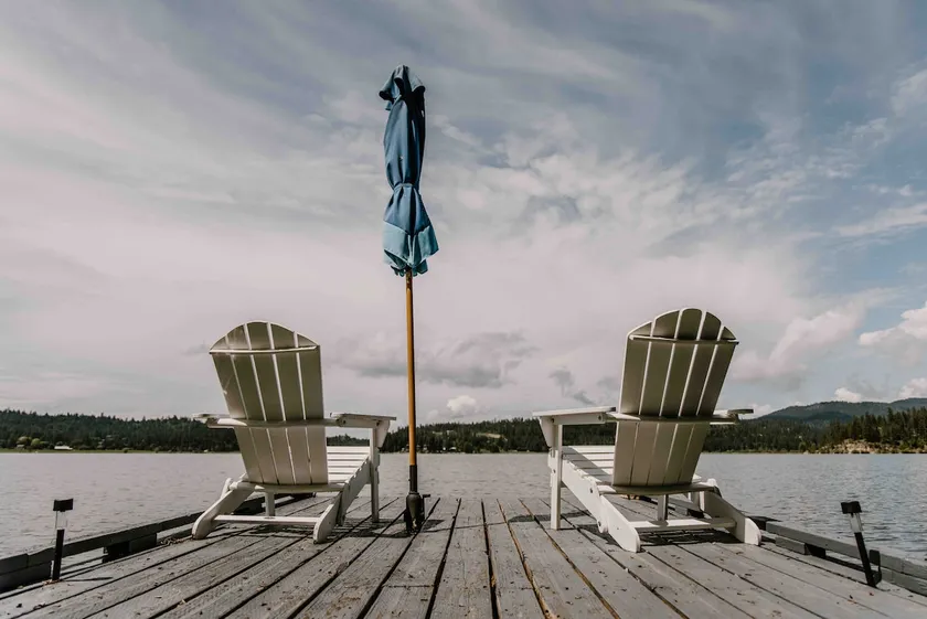 Woodland Beach Drive Lake House w/Private Hot Tub - Image 1
