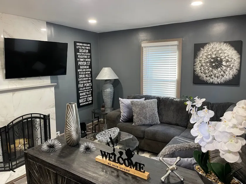 The Bungalow! (Newly Renovated) - Image 1
