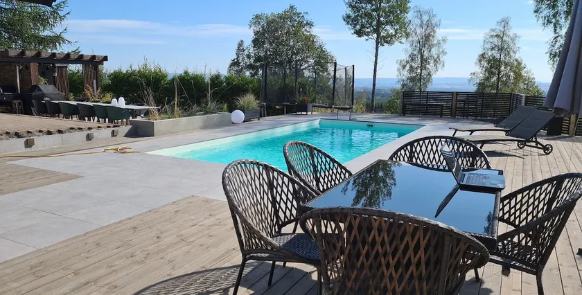 Lovely house, 290m2, swimmingpool and jacuzzi. - Image 1