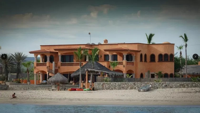 Villa de lujo en la playa privada de arena | Conserje incluido | Bienvenidas familias - Image 1