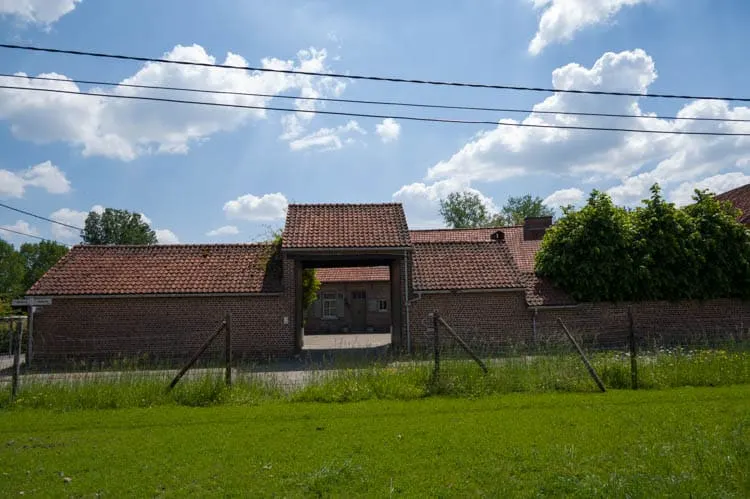 Square farmhouse in rural Geetbets - Image 1