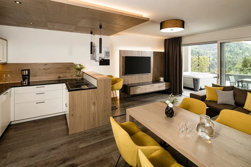 2-bedroom suite with terrace & hot tub near Merano - Image 1