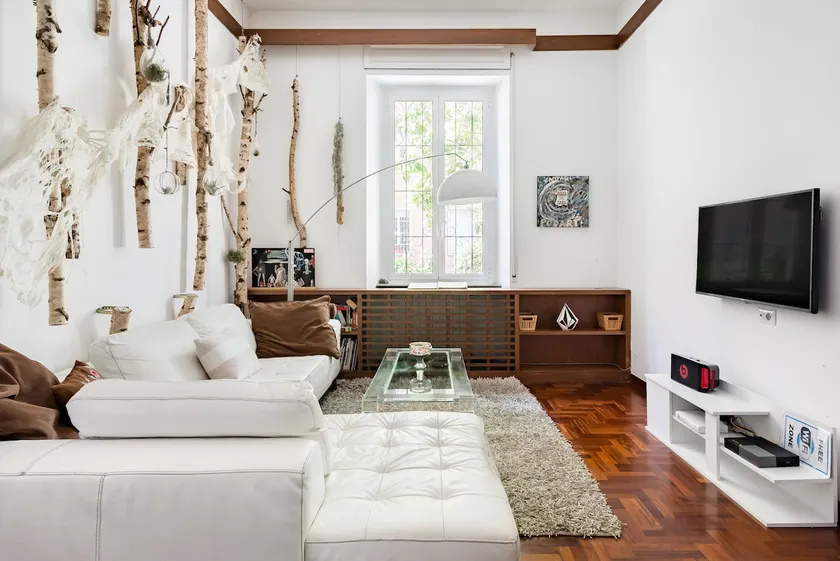 Private Villa with Huge Garden In Rome Center - Image 1