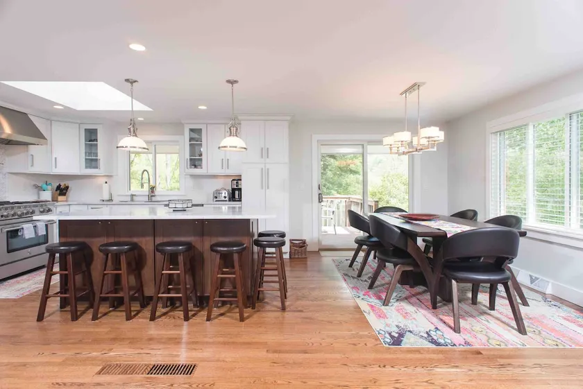 Modern And Spacious Berkshires Retreat 5 bdrm 3 bath - Image 1