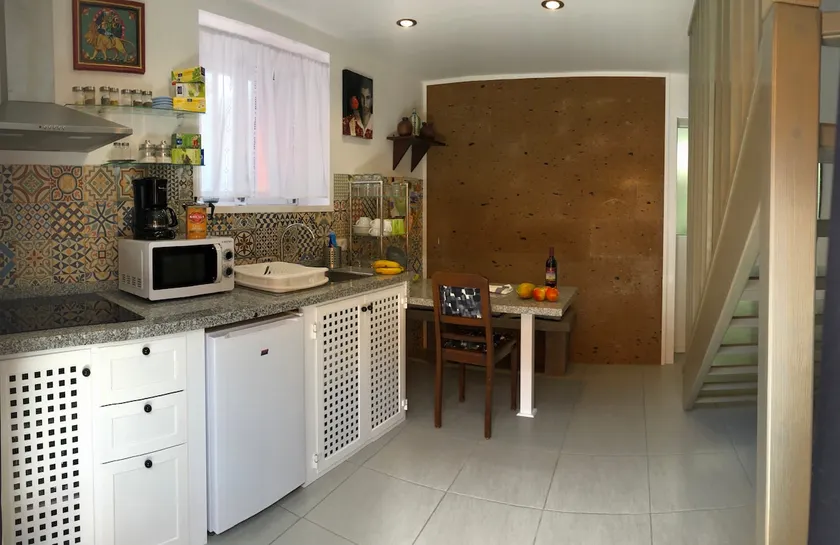 Village house completely renovated with 4 apartments, with courtyard in Arico Viejo. - Image 1