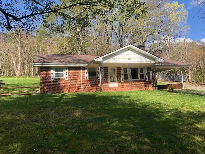 D and Lou’s Close to Elk Knob Park and Boone N.C. - Image 1
