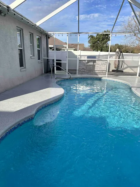Studio with Pool - Image 1