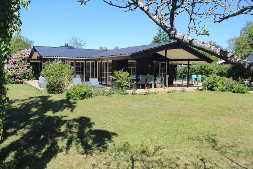 Nice summer house in Rågeleje - Image 1