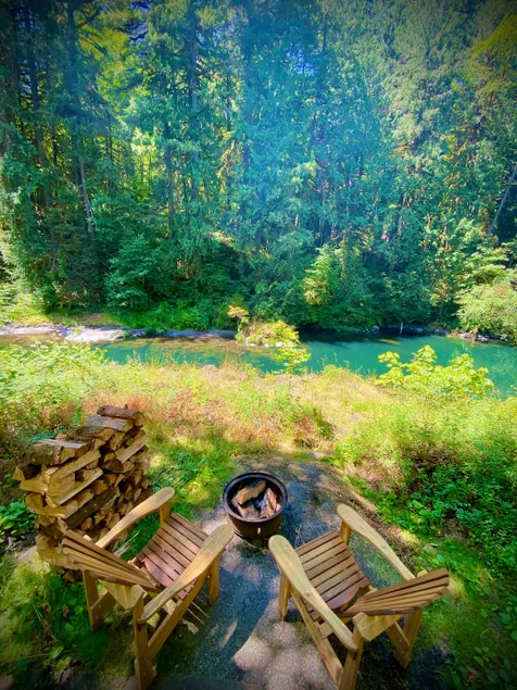 Rustic Riverside Cabin with Sauna & Cedar Hot Tub - Image 1