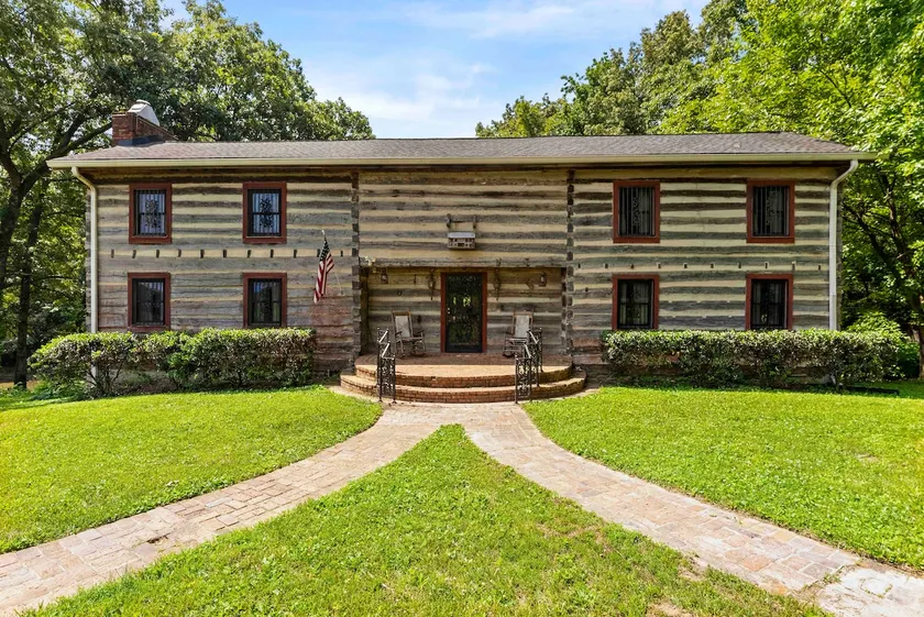 HUGE I-65 Hideaway Cabin/ Franklin/Ext stay disc.! - Image 1